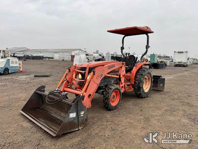 Kubota L3940D Mini Tractor Loader