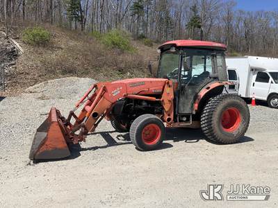 Kubota L5740 Utility Tractor Loader
