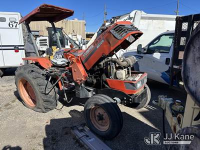 Kubota M5700 Utility Tractor