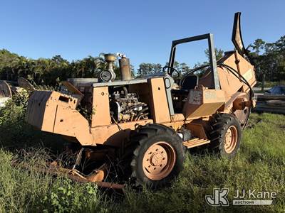 Case 960 Rubber Tired Earthsaw