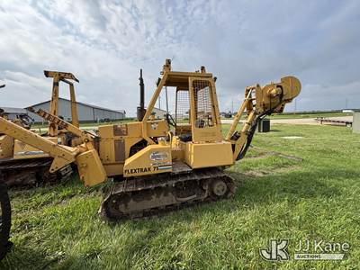 (2) Vermeer FLX75 Tracked Cable Plows. 2006 FLX75 w/ Model RC3000 Reel Carrier & Model P2175 Plow. (S/N: 1VRE0806361000361 - 937hrs - Runs & Moves