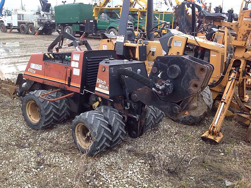 2001 Ditch Witch 410SX Trencher For Sale Charlotte, MI 675
