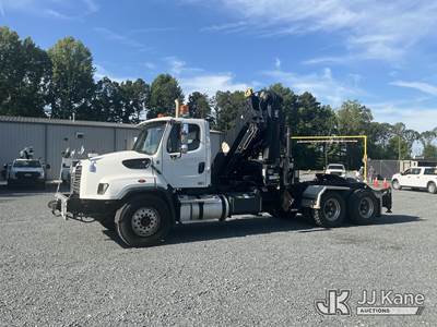 Freightliner 114SD Truck-Mounted Knuckle Boom Crane