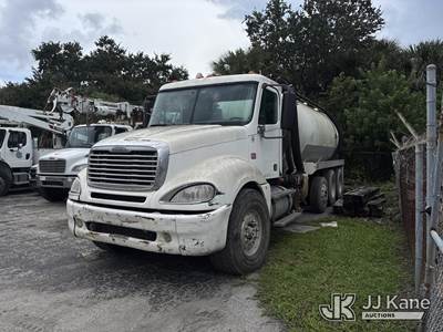 2007 Freightliner Columbia 120 Vacuum Excavation Truck