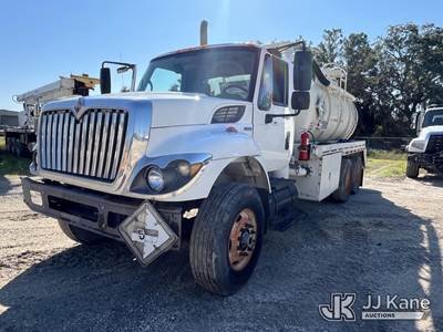 International 7400 Vacuum Truck