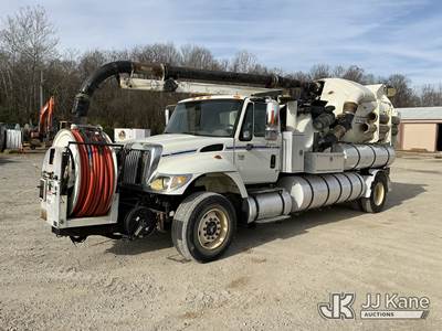 Vactor Vactor Unit mounted on 2004 International 7400 Utility Truck