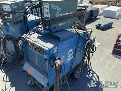 Miller Dimension 400 Welder w/ Cobramatic Foot Control (Seller States Operates )