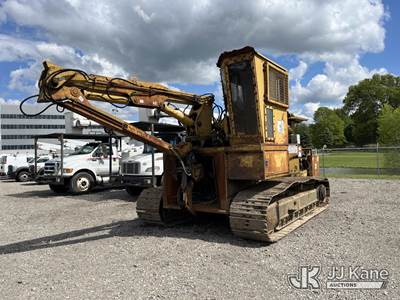 2000 Bandit Industries 1900 Tracked Whole Tree Chipper (19 in. Disc)