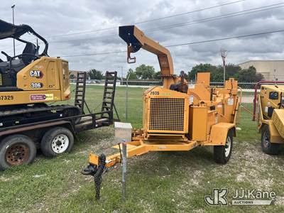 2017 Bandit Industries 200UC Chipper (12in Disc)