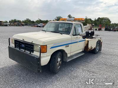 1988 Ford F350 Tow Truck