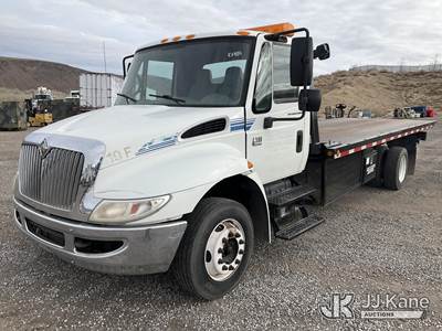 2006 International 4300 Tow/Wrecker Truck