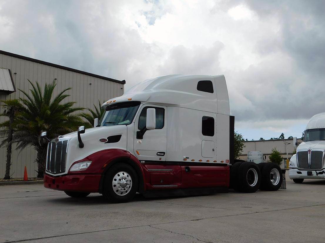 2019 Peterbilt 579 Sleeper Semi Truck Paccar 450HP, 12 Speed