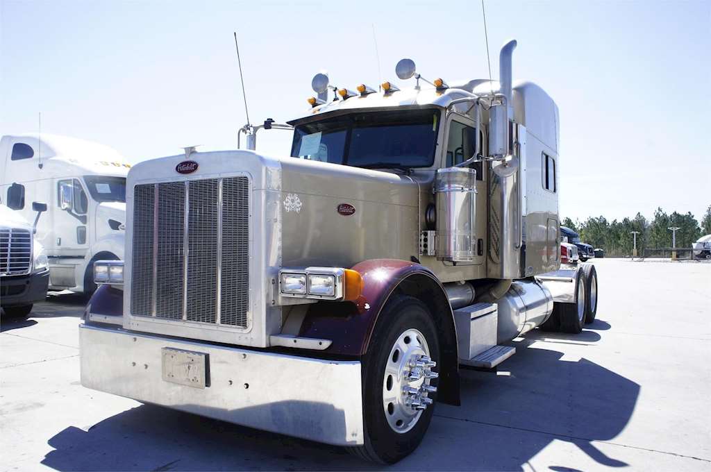 2007 Peterbilt 379EXHD Sleeper Truck For Sale Gulfport, MS