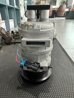 Que QP-21-1704 A/C Compressor 24V