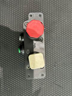 Freightliner Cascadia Diesel Engine Trailer Air Supply/Brake valve 5018303