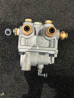 Bendix Air Brake R-12 T-110047-A Relay Valve