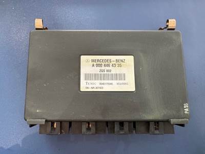 OEM Mercedes Benz Cab Control Module VCU A0004464335