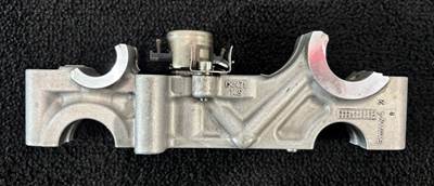 Detroit DD13 Camshaft Housing Bracket