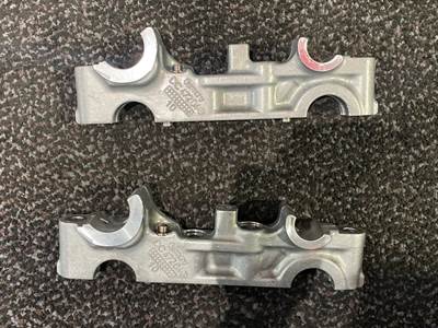 Detroit DD15 Camshaft Housing Bracket
