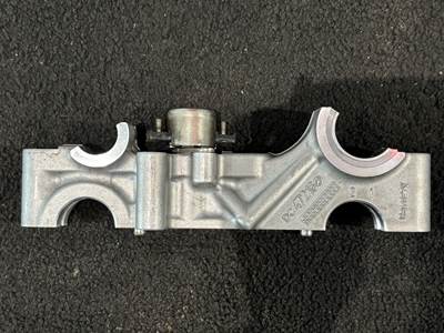 Detroit DD15 Camshaft Housing Bracket