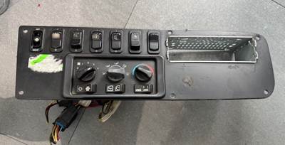 2005 PETERBILT 387 SWITCHCLUSTER 17-05016M007-001