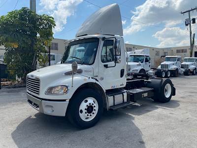 2011 Freightliner M2 106 Day Cab Truck