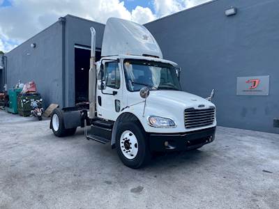 2011 Freightliner M2 106 Day Cab Truck