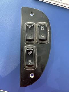 Mack Vision Rocker Switch Panel Windows and Door Lock 1MR4323M14 1MR4323M15