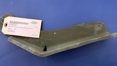 CAT 3116 Diesel Engine Mounting Right  Bracket 12423647-002 2590-01-559-0449