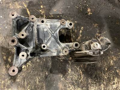 Isuzu 4HK1TC Bracket