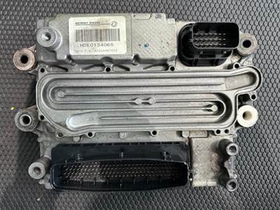 Detroit DD15 Diesel Engine Control Module ECM ECU A0004467635