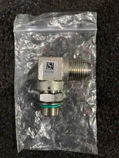 Cummins Engine Part Male Adapter Elbow