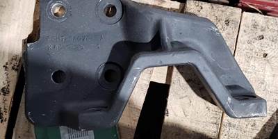 Caterpillar C10 / C12 Engine Mount