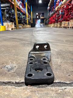 Freightliner 01-30890-000 Engine Mount for Mercedes Benz MBE4000, OM460LA