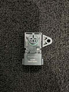 Cummins 5698454 Engine Pressure Temperature Sensor
