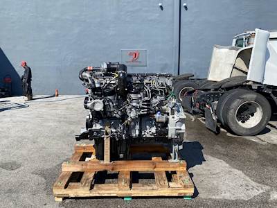 2018 Detroit DD13 Engine