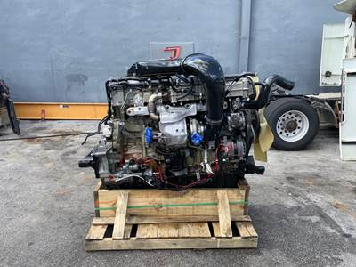 2015 Detroit DD13 Engine