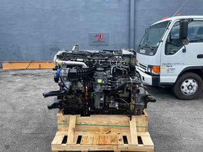 2013 Detroit DD13 Engine
