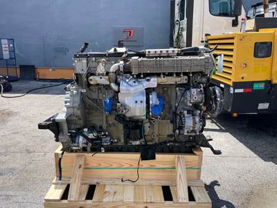 2019 Detroit DD13 Engine
