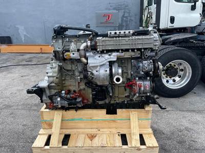 2019 Detroit DD13 Engine