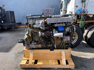 2013 Detroit DD13 Engine