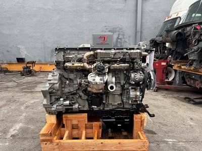 2023 Detroit DD13 Engine