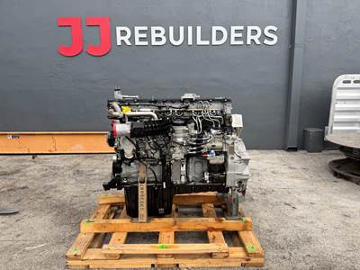 2018 Detroit DD13 Engine