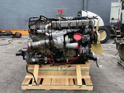 2017 Detroit DD15 Engine