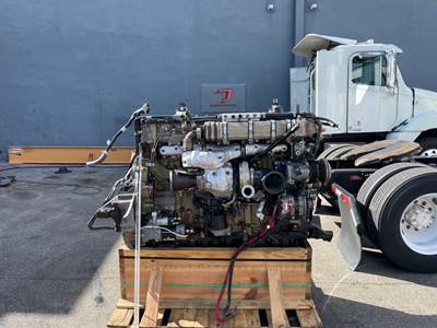 2015 Detroit DD15 Engine