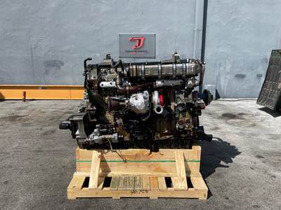2014 Detroit DD15 Engine