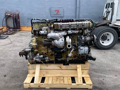 2013 Detroit DD15 Engine