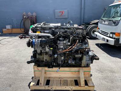 2014 Detroit DD15 Engine