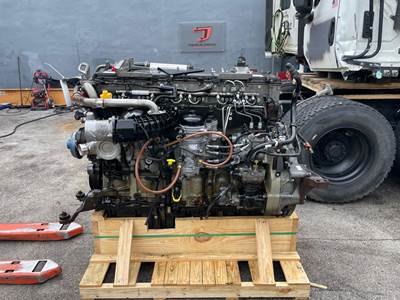 2018 Detroit DD15 Engine
