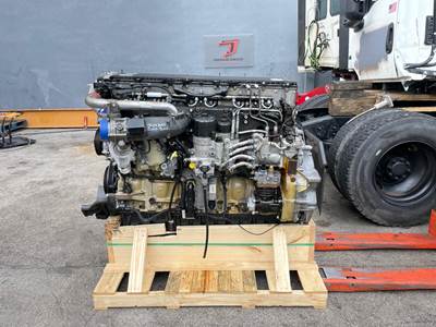 2013 Detroit DD15 Engine